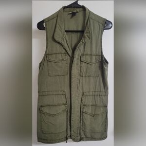 Universal Thread Utility Vest